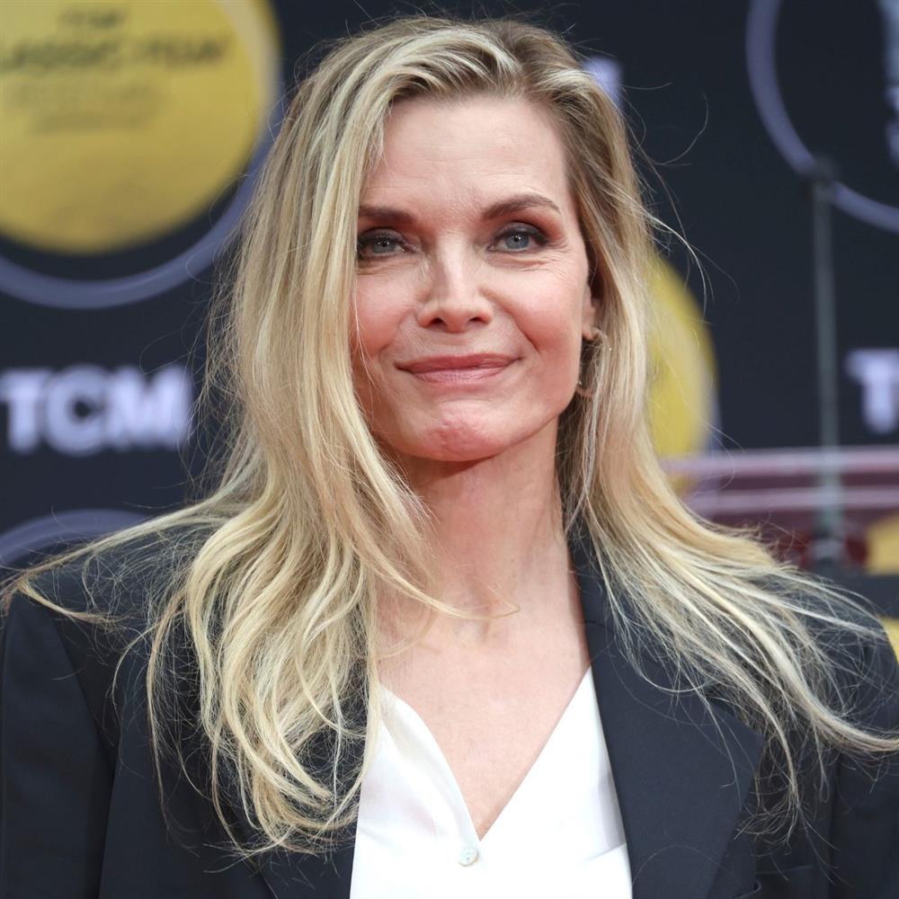 Μισέλ Φάιφερ: Αποκάλυψε ότι έγινε γιαγιά ένα χρόνο μετά τη γέννηση του εγγονιού της