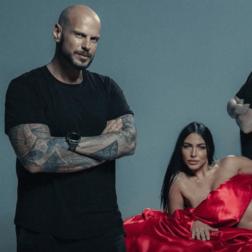 Οι REC φέρνουν στο σήμερα τη μεγάλη επιτυχία τους "Άσε με να σ' αγαπώ" με μια συνεργασία-έκπληξη