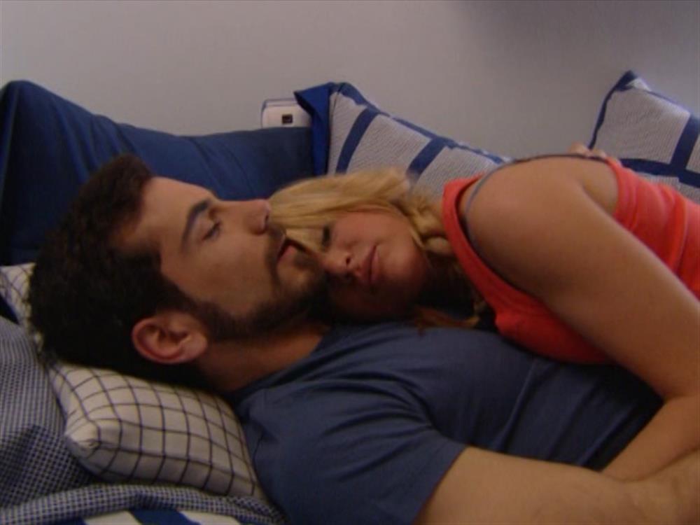 Stick around (season 3 - επεισ.25)