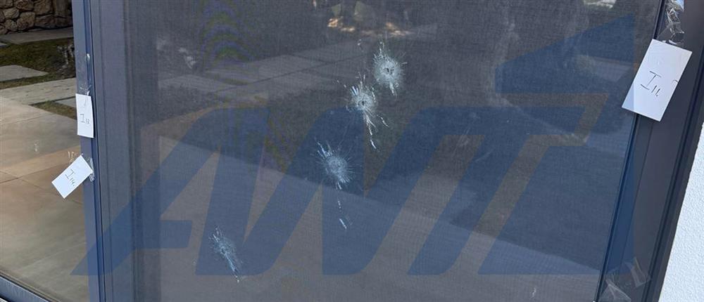 Ρόδος: "Μπορεί να με σκότωναν" - Τι αναφέρει ο επιχειρηματίας που του "γάζωσαν" με σφαίρες το σπίτι (βίντεο)