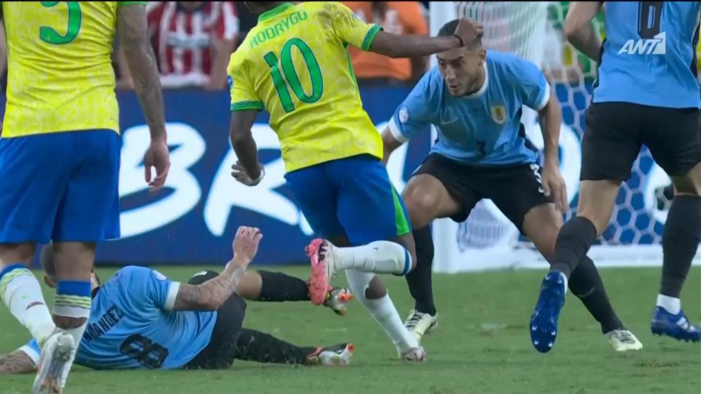 COPA AMERICA 2024| Ουρουγουάη - Βραζιλία | Πολύ σκληρό μαρκάρισμα του Ναντέζ στον Ροντρίγκο - Ο διαιτητής με την βοήθεια του VAR του δείχνει την κόκκινη κάρτα