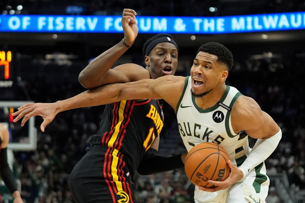 Μπακς - Χοκς - Αντετοκούνμπο