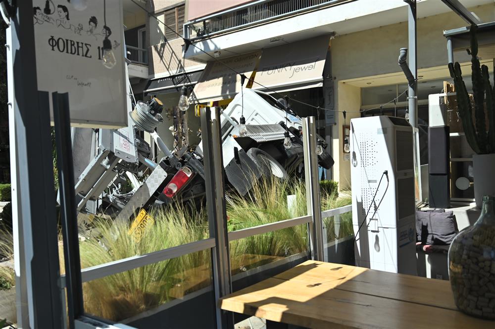 Γλυφάδα - γερανός - ατύχημα Γλυφάδα - γερανός - ατύχημα