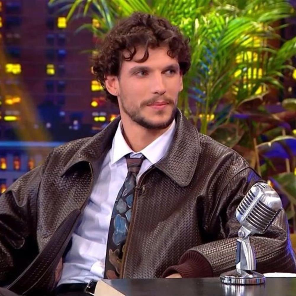 Βασίλης Μίχας: Το απίστευτο σκηνικό που έζησε στην Κίνα - "Πιαστήκαμε στα χέρια και με δάγκωσε…"
