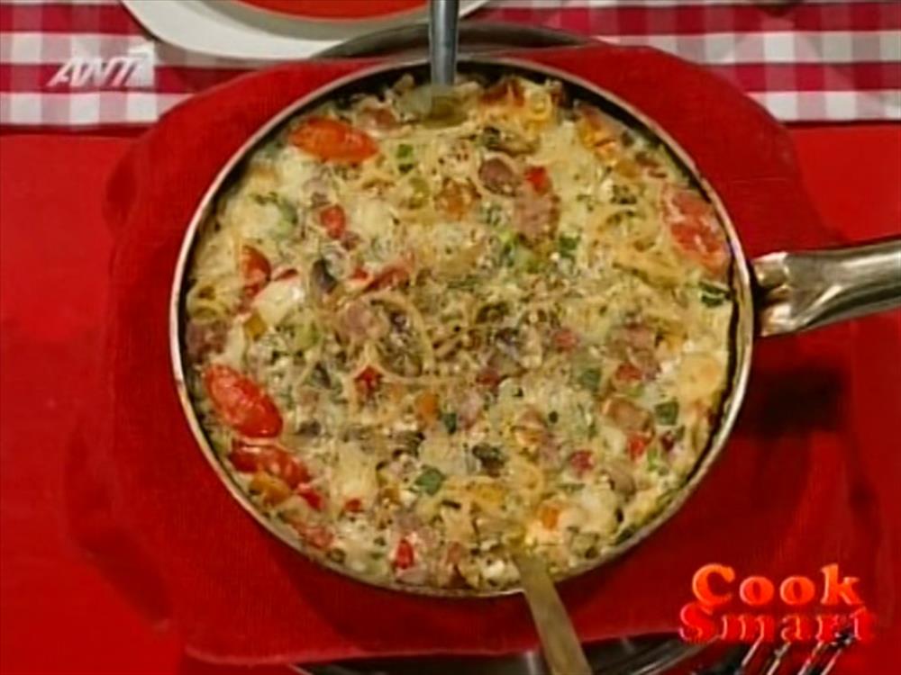 Φρυτάτα με ζυμαρικά, σύγκλινο, ντομάτα και μυρωδικά