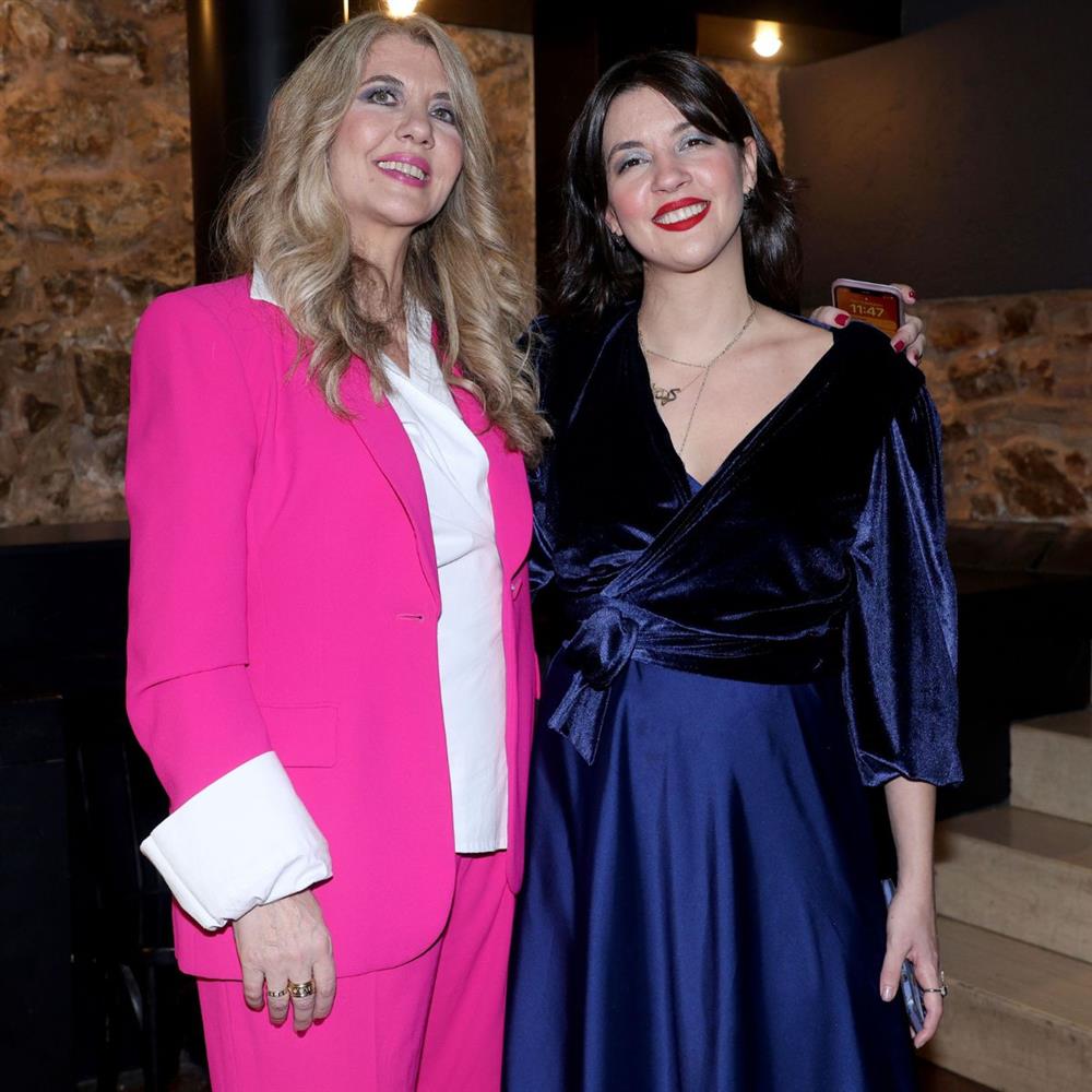 Γιούλη Ηλιοπούλου: Θα γίνει για πρώτη φορά γιαγιά - Έγκυος η κόρη της, Κρίστελ Καπερώνη