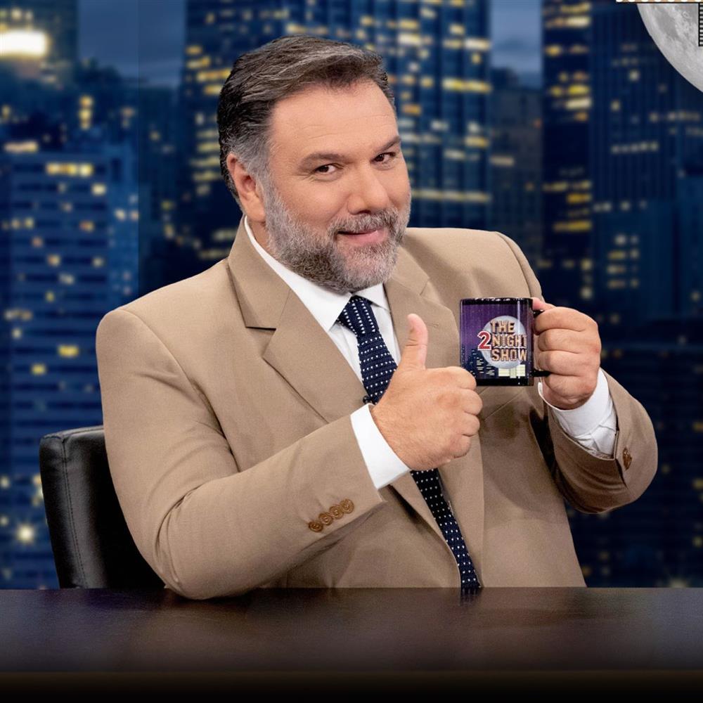 The 2Night Show: Ο Γρηγόρης Αρναούτογλου επιστρέφει για 10η χρονιά και αυτή είναι η ημερομηνία της πρεμιέρας
