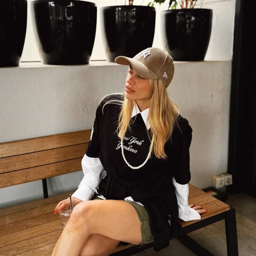 Κόνι Μεταξά: Η απάντηση στα αρνητικά σχόλια που δέχθηκε για την εμφάνισή της στο Ντουμπάι – "Τελικά πιάνει τόπο το βρισίδι"