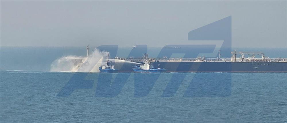 Περσικός Κόλπος: Ελληνόκτητο τάνκερ χτυπήθηκε στην ευρύτερη περιοχή των Στενών του Ορμούζ