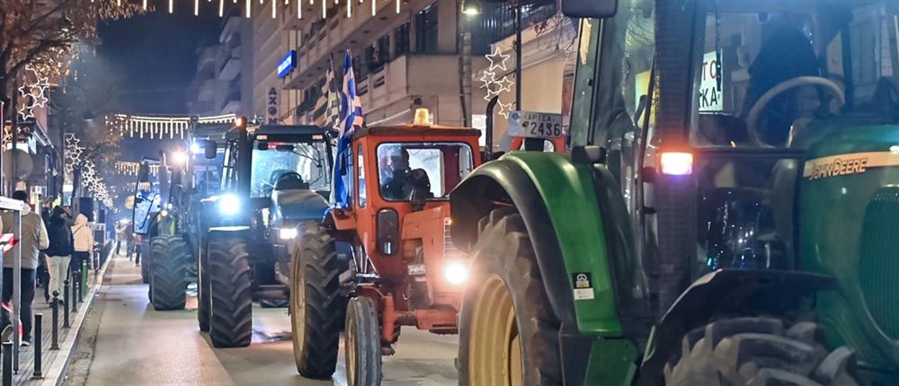 Ποια αγροτικά μπλόκα "άνοιξαν" και πού θα συνεχιστούν οι αποκλεισμοί δρόμων