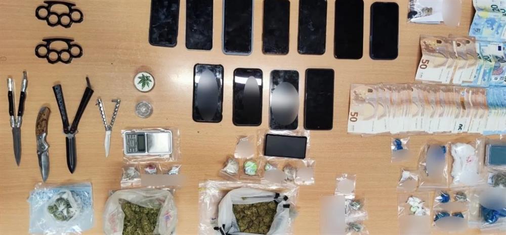 Πάτρα - ναρκωτικά - σχολείο Πάτρα - ναρκωτικά - σχολείο