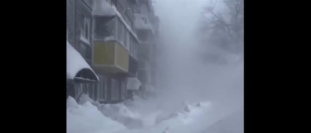 Ρωσία: Χιονοθύελλα σαρώνει την Καμτσάτκα – Δύο άνθρωποι έχασαν τη ζωή τους (βίντεο)