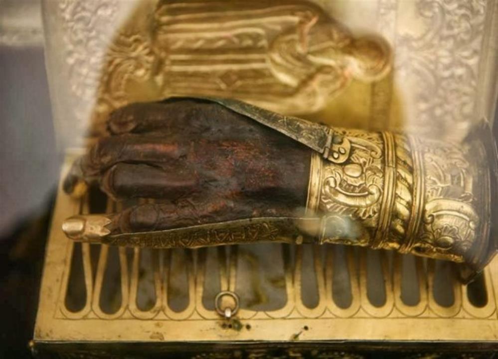 Καλάβρυτα - Μέγα Σπήλαιο - Άγιος Χαράλαμπος - Αριστερή χείρα