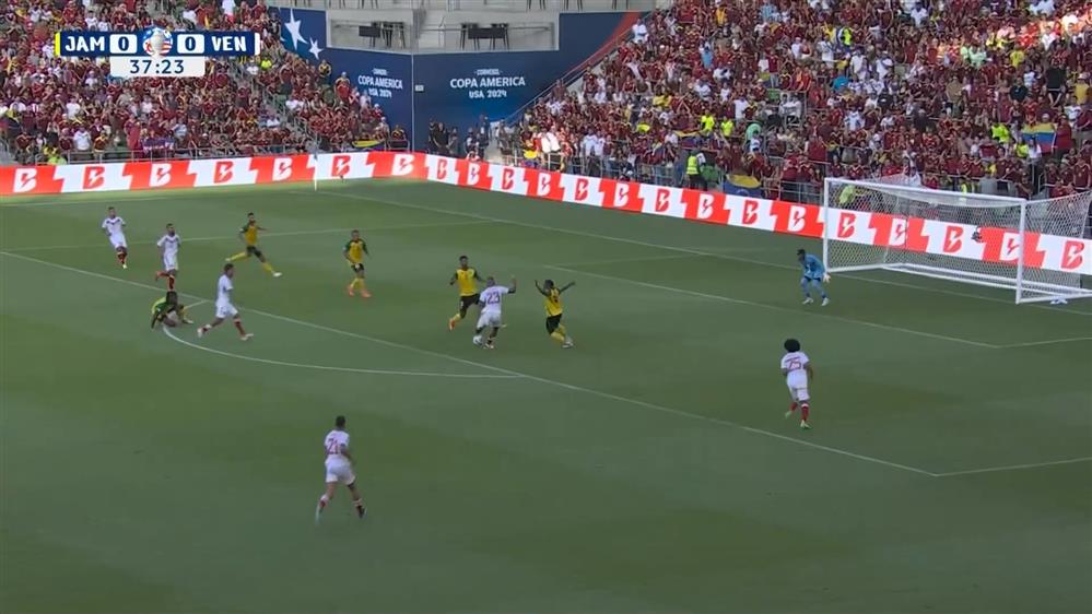 COPA AMERICA 2024| Τζαμάικα - Βενεζουέλα | Ο Ροντόν βρέθηκε σε πλεονεκτική θέση, επιχείρησε το σουτ χωρίς να βρει στόχο