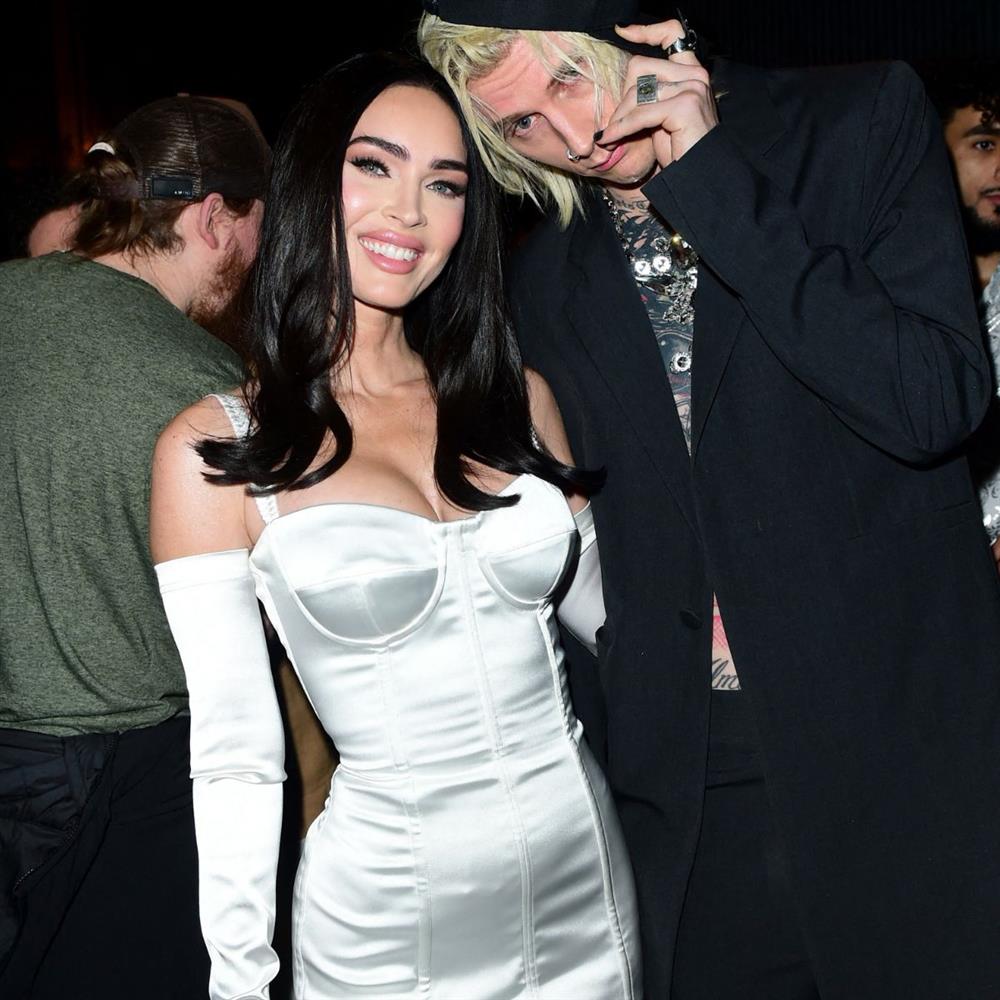 Γέννησε η Μέγκαν Φοξ: Έφερε στον κόσμο το πρώτο της παιδί με τον πρώην σύντροφό της, Μασίν Γκαν Κέλι
