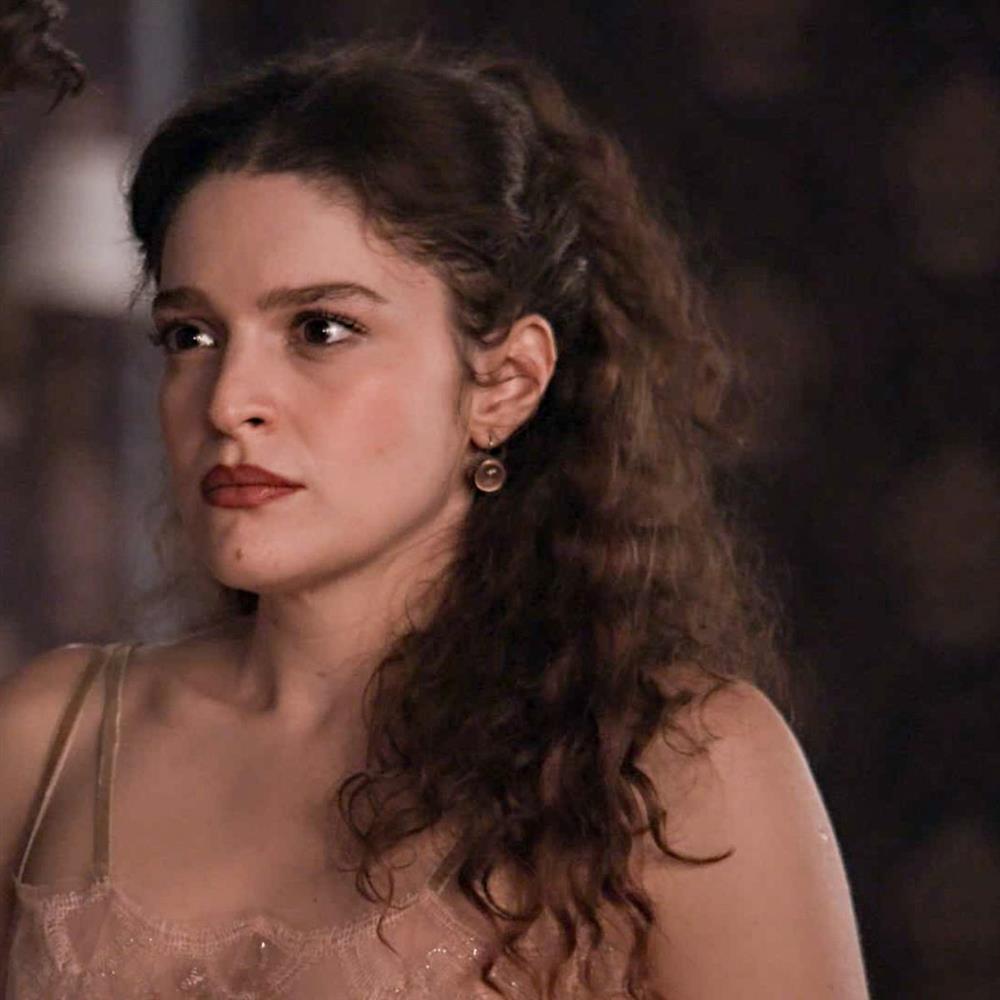 Grand Hotel: Οι όροι αντιστράφηκαν - Η Αλίκη δεν θα ελευθερώσει τον Ρήγα αν δεν πάρει πίσω όλα όσα του ζητάει