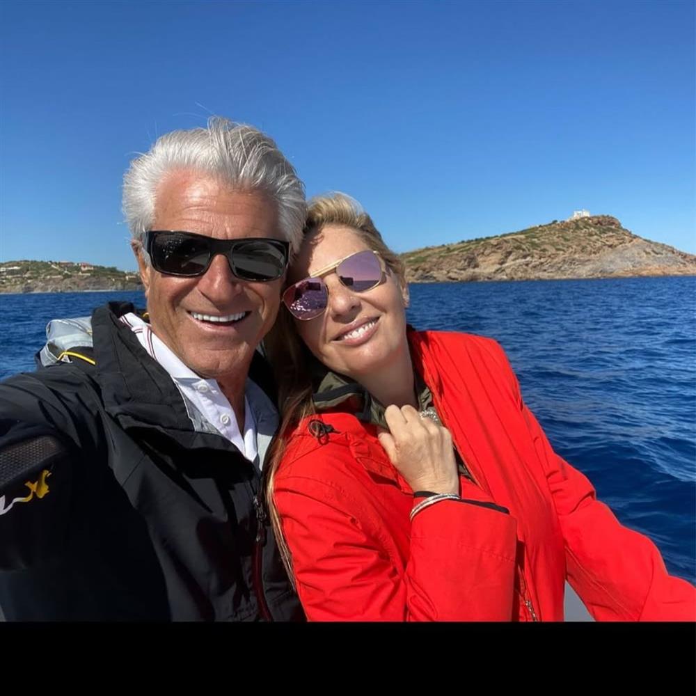 Έλενα Μακρή: Το συγκινητικό μήνυμα για τον έναν χρόνο από τον θάνατο του Αντώνη Λυμπέρη - "Τα παιδιά & εγώ συνεχίζουμε να ζούμε μαζί σου"