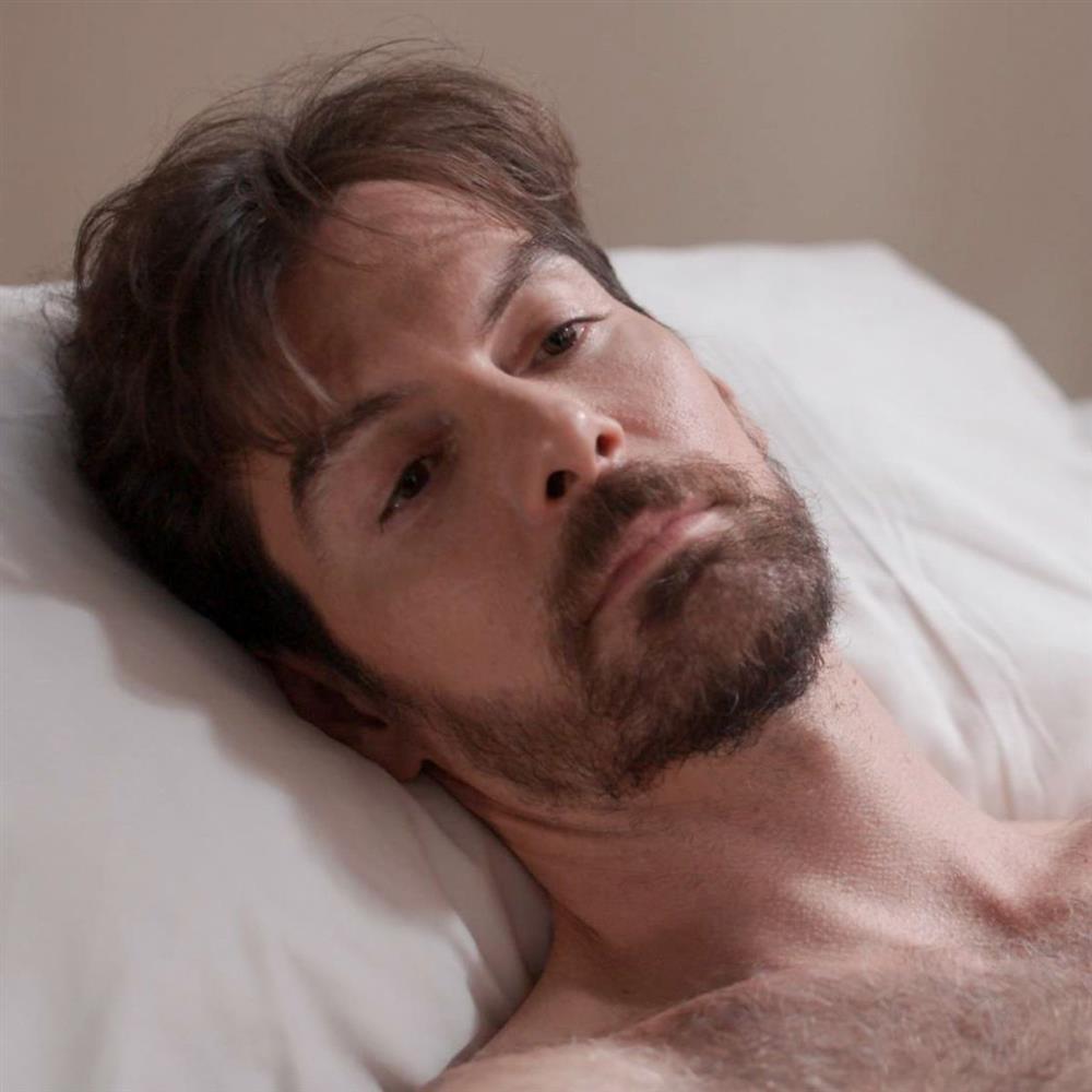 Grand Hotel: Ο Πέτρος στο νοσοκομείο, επαναλαμβάνει μία μόνo λέξη, "Αλίκη"...