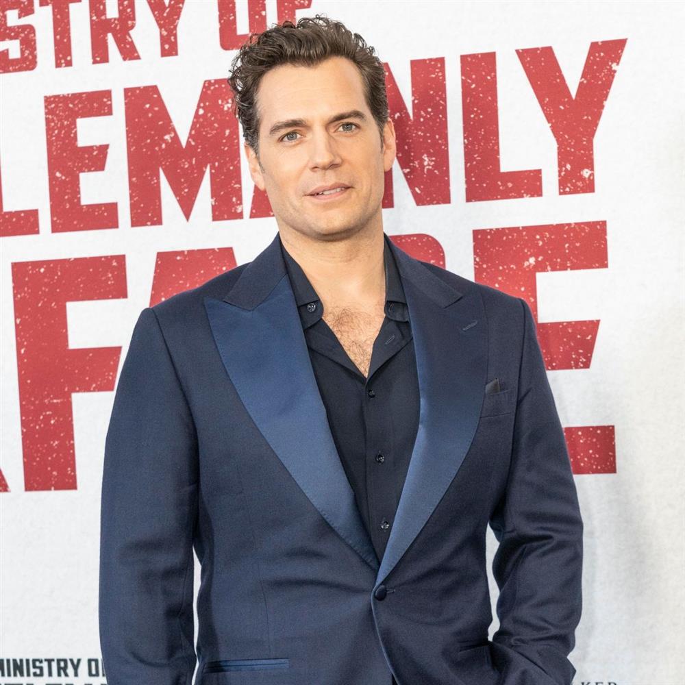 Χένρι Καβίλ: Η τεράστια αλλαγή στα μαλλιά του μαγνήτισε τα βλέμματα στο 71ο Φεστιβάλ Κινηματογράφου στην Ιταλία