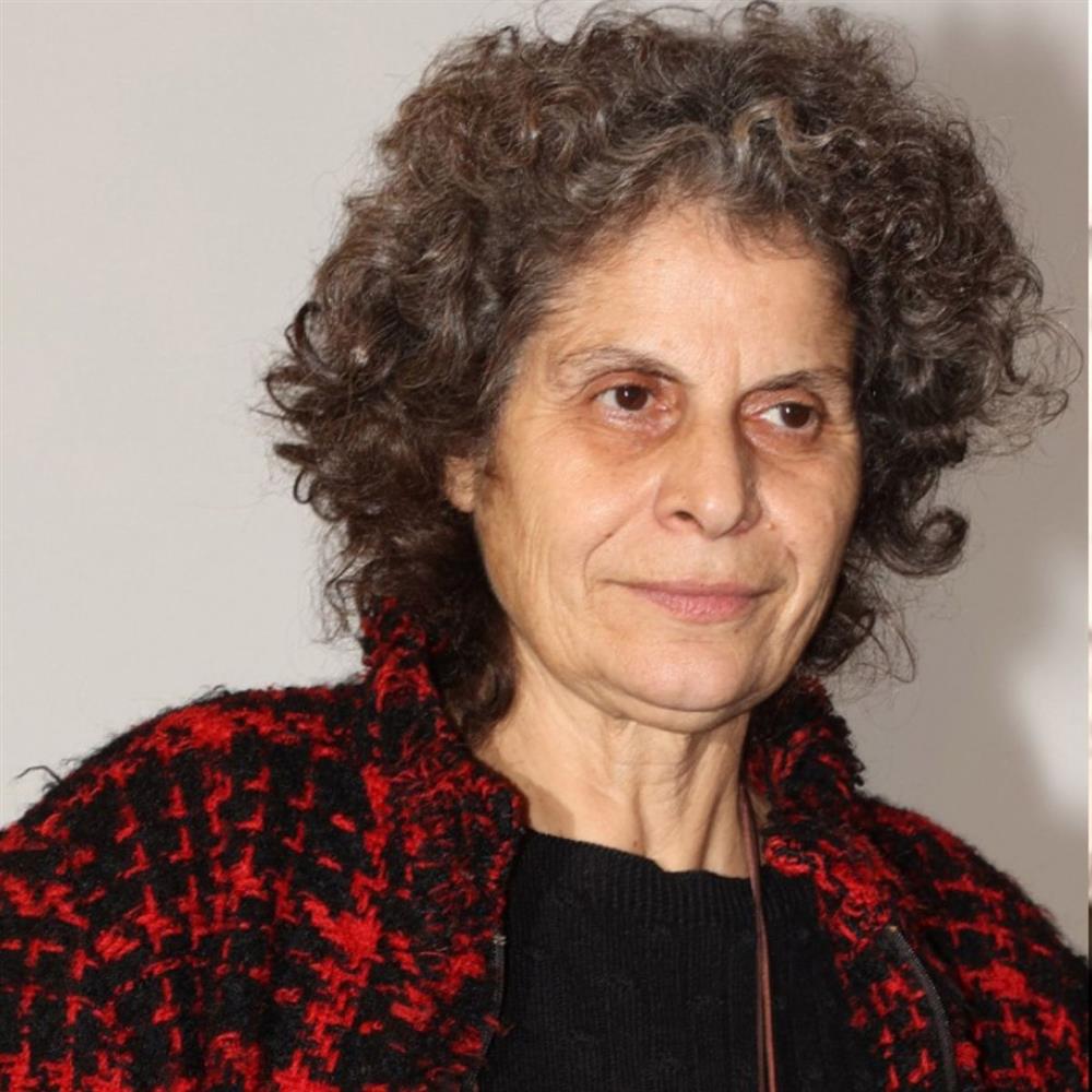 Μαργαρίτα Θεοδωράκη: Η κόρη του Μίκη Θεοδωράκη μας ξεναγεί στο ιστορικό σπίτι της στο Κουκάκι (Βίντεο)