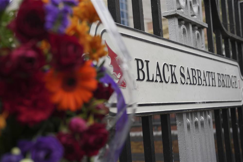 Όζι Όσμπορν