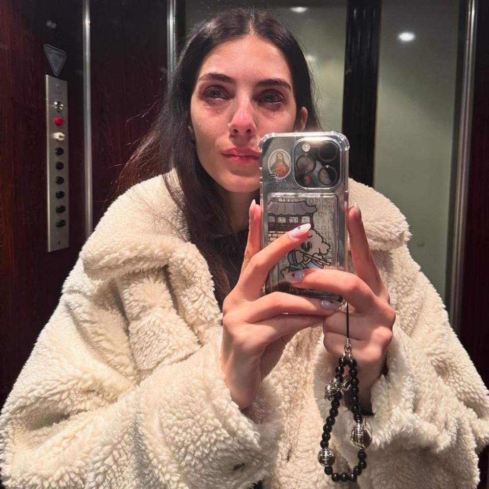 Η Άννα Μαρία Βέλλη για το δύσκολο 2024: "Στο 90’ με βρήκε με τον πατέρα μου στο νοσοκομείο με εγκεφαλικό και τον γάτο μου με καρκίνο"
