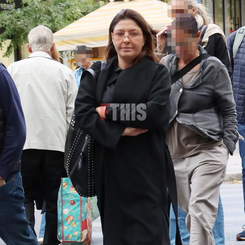 Έλενα Παπαρίζου