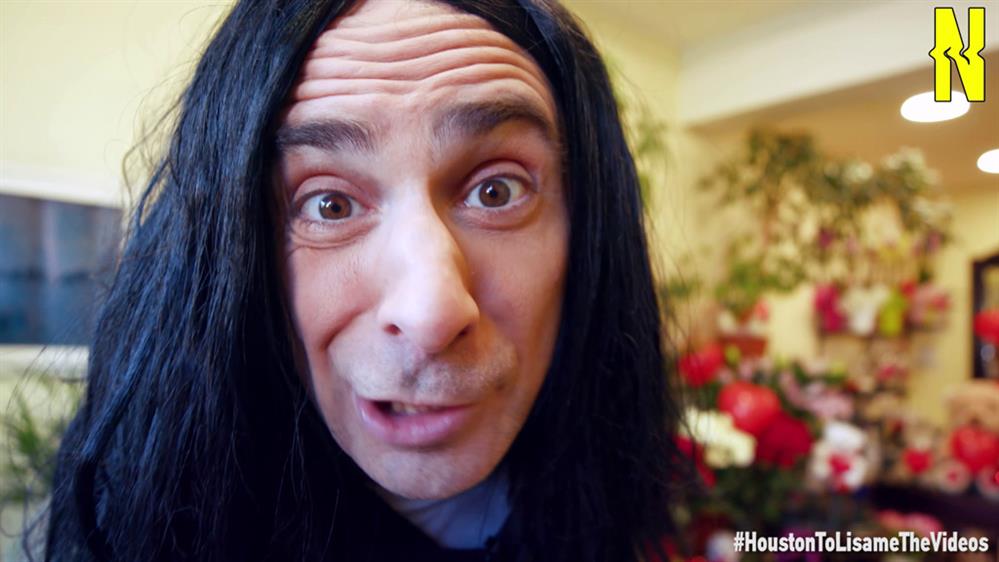 Ο χούλιγκαν Βαρδούσης επέστρεψε και μας μιλάει για τη γιορτή των ερωτευμένων!