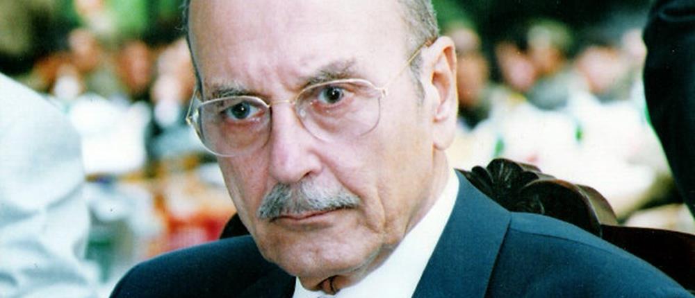 Σε σοβαρή κατάσταση στο νοσοκομείο ο Κωστής Στεφανόπουλος