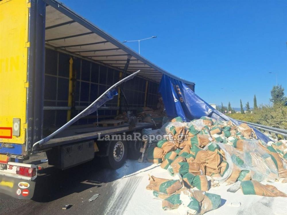 Λαμία - Νταλίκα - Τροχαίο - Αλεύρια