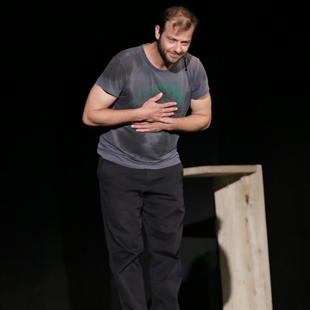 Ορέστης Τζιόβας: Η αποκάλυψη για την προσωπική του ζωή - "Είμαι μαζί με μια κοπέλα και είμαστε μια χαρά"