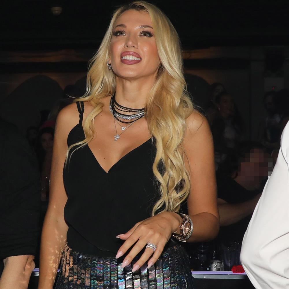 Κωνσταντίνα Σπυρόπουλου: Προετοιμάζεται για την ημέρα του Αγίου Βαλεντίνου - Το ρομαντικό μανικιούρ που έκανε