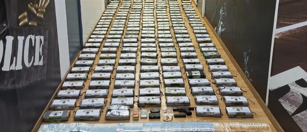 Κοκαΐνη στον Πειραιά: Νέο κοντέινερ εντοπίστηκε με άλλα 100 κιλά