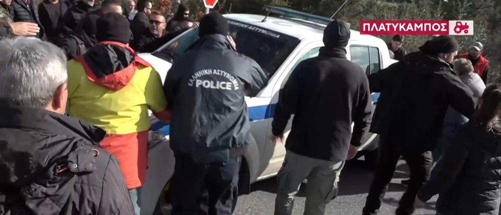 Κινητοποιήσεις αγροτών – Λάρισα: Στα δύο "κόπηκε" η Ελλάδα