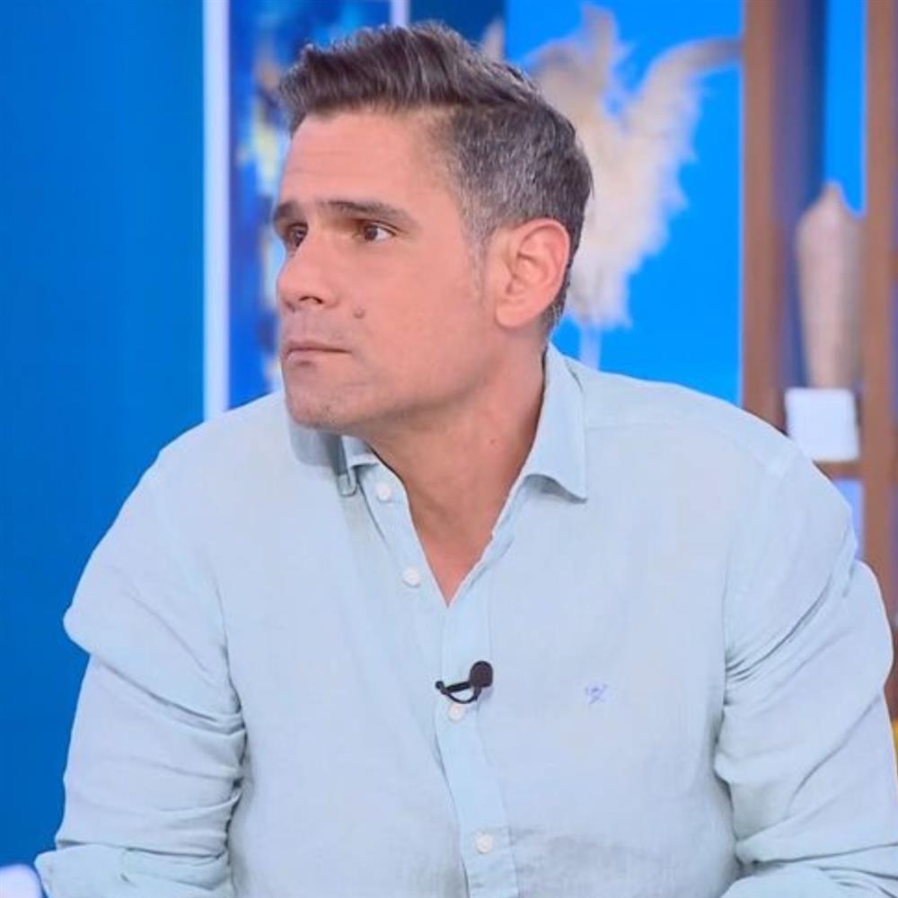 Δημήτρης Ουγγαρέζος: Το απρόοπτο σε ATM τράπεζας - "Μαζί με τα χρήματα κατέθεσα και ένα προφυλακτικό"