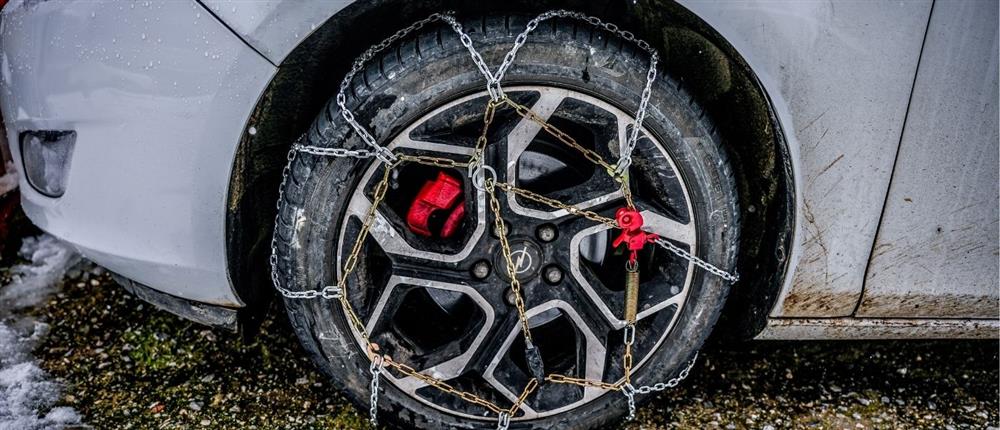 Αλυσίδες στα ορεινά και κλειστά σχολεία σε Δράμα και Ξάνθη λόγω του χιονιά