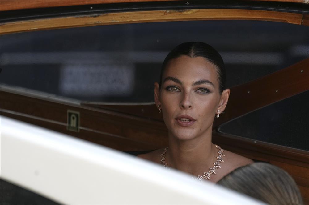 Γάμος Μπέζος - Σάντσεζ