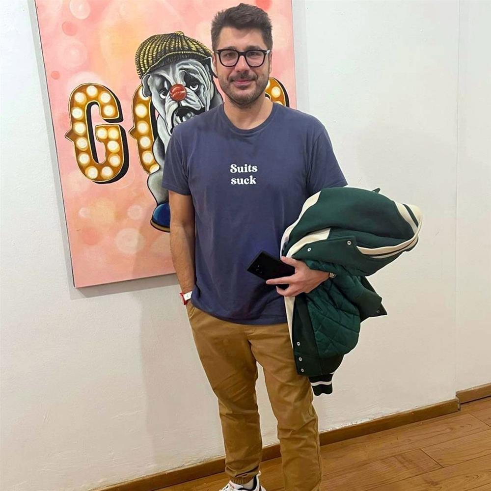 Λάμπρος Κωνσταντάρας: Η εξομολόγηση για πρώην σχέση του - "Ξαφνικά το κινητό μου είχε μόνο αντρικά ονόματα, έσβηνε σταδιακά τις γυναικείες επαφές"