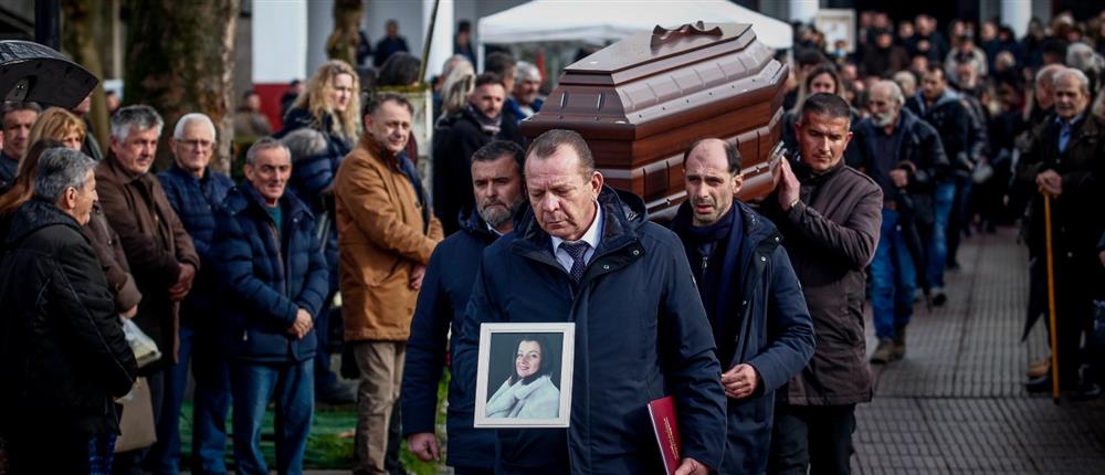 Τρίκαλα: Σε βαρύ πένθος οι κηδείες των τριών γυναικών που έχασαν τη ζωή τους στη "Βιολάντα" – Αύριο η κηδεία των άλλων δύο εργατριών