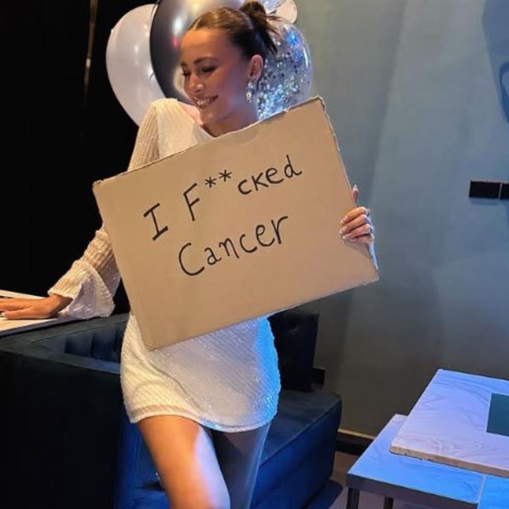 Εβελίνα Σκίτσκο: Το μοντέλο ξεπέρασε τον καρκίνο και το γιόρτασε με ένα μεγάλο πάρτι (Φωτογραφίες)