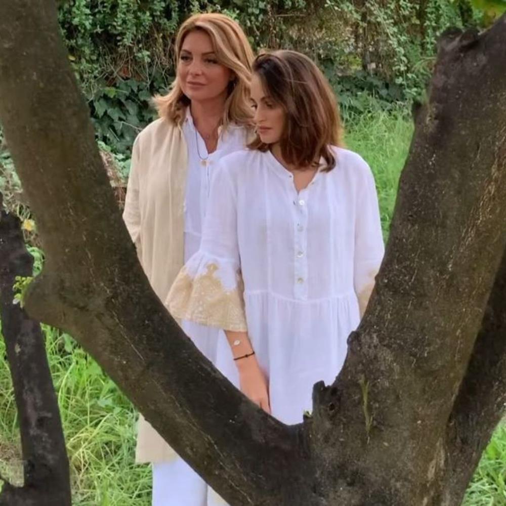 Άντζελα Γκερέκου: Κυκλοφόρησε βιβλίο με Κεκρυραΐκές γεύσεις της οικογένειάς της - Το ιδιαίτερο μήνυμα της κόρης της
