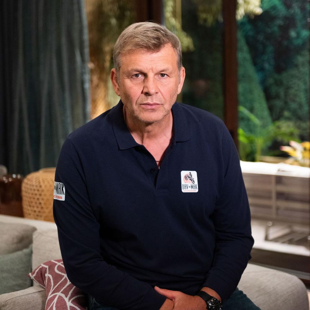 Απόστολος Γκλέτσος: Γενέθλια για την κόρη του, Βαλίσια - Οι φωτογραφίες με την τούρτα