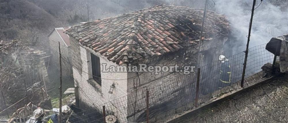 Μακρακώμη: Μονοκατοικία άρπαξε φωτιά - Ο ηλικιωμένος ιδιοκτήτης σώθηκε από παρέμβαση των γειτόνων