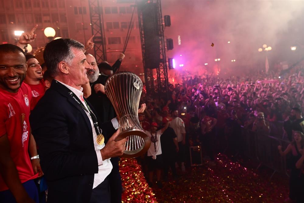 Ολυμπιακός - Υποδοχή παικτών - Πανηγυρισμοί - Πειραιάς