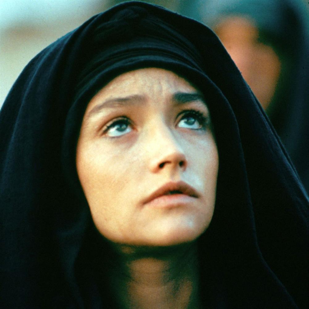 Ολίβια Χάσεϊ: Πέθανε η Βρετανίδα ηθοποιός - Είχε υποδυθεί την Παναγία στον "Ιησού από τη Ναζαρέτ"