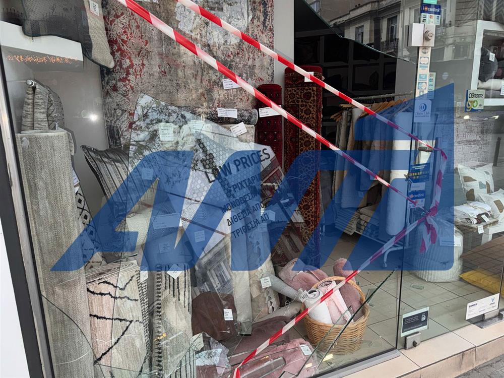 Θεσσαλονίκη - τροχαίο - βιτρίνα