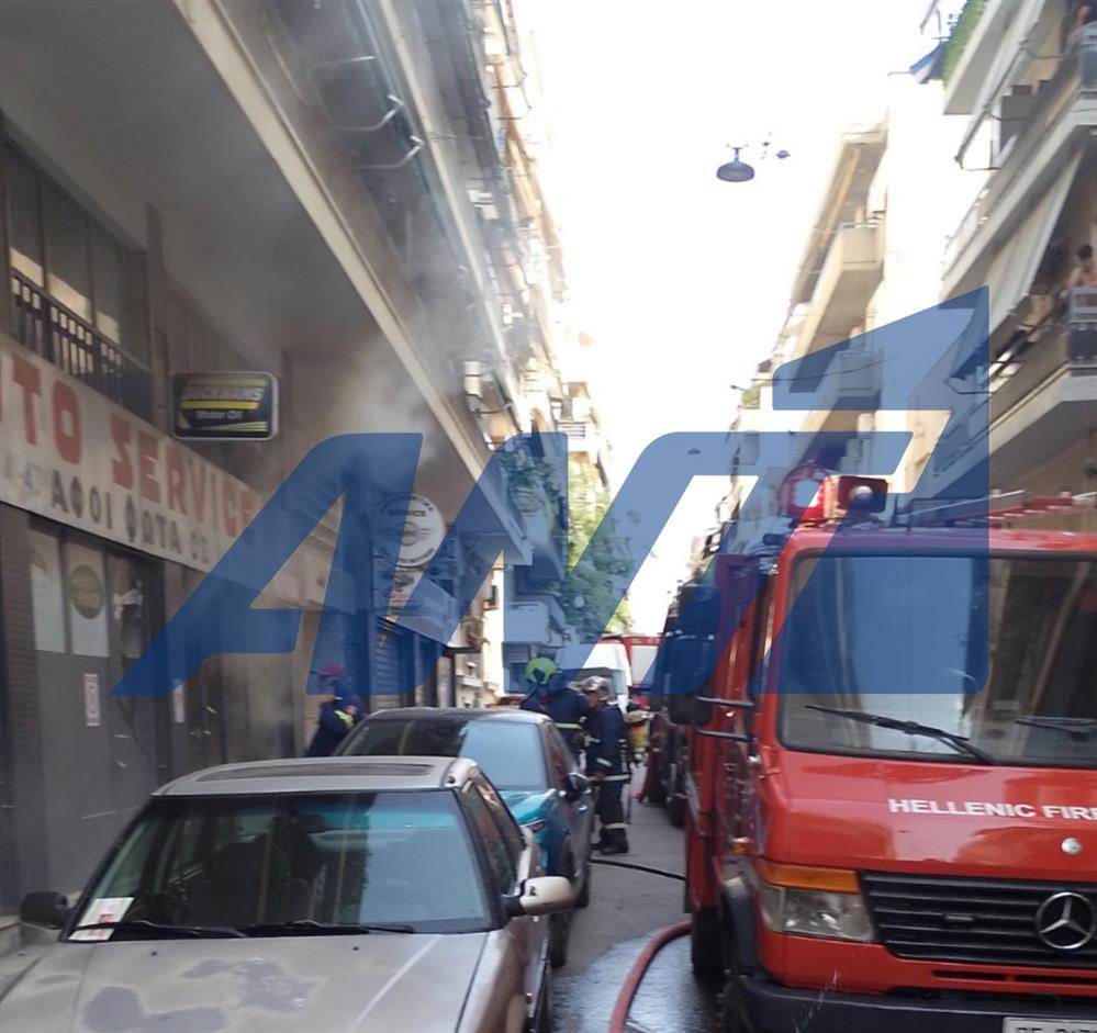 Νέος Κοσμος - Φωτιά σε συνεργείο