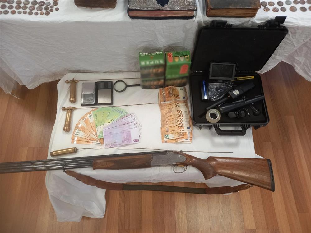 αρχαιοκαπηλια - ηγουμενος