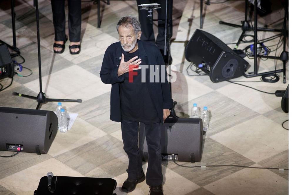 Σταύρος Ξαρχάκος