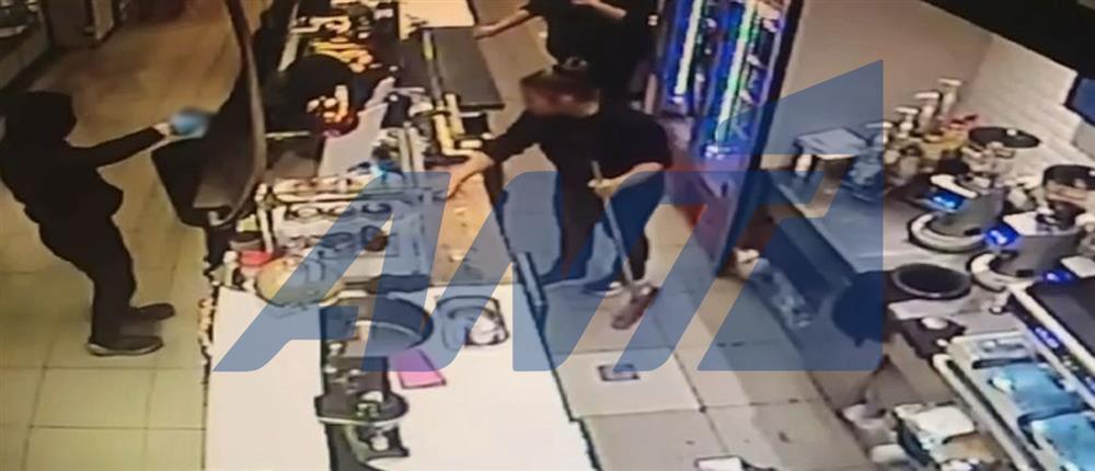 Αττική: Εξαρθρώθηκε συμμορία, μέλη της οποίας, λήστεψαν 17 καταστήματα - Δε δίστασαν να τραυματίσουν υπάλληλο (βίντεο)